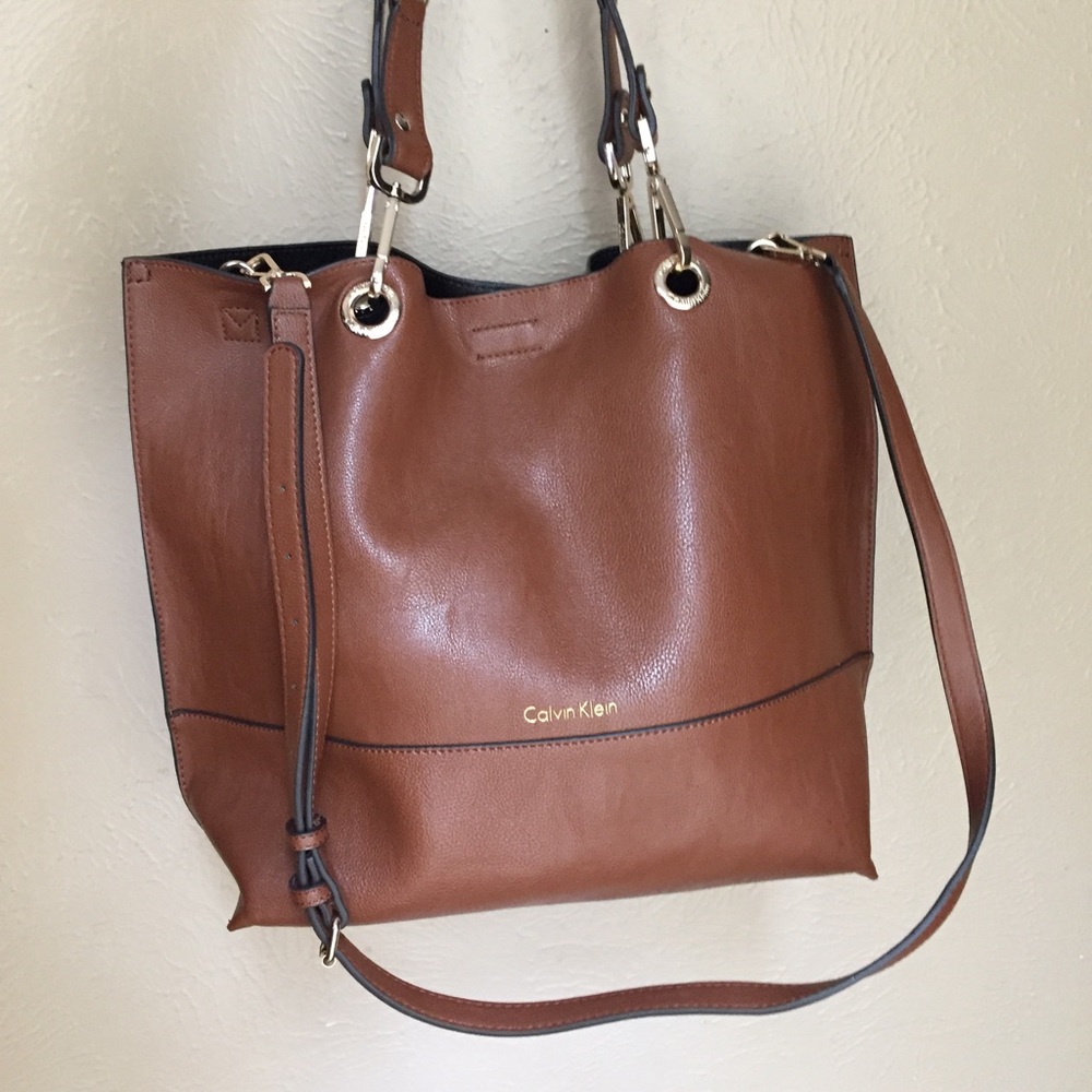 Calvin Klein Reversible Tote&Pouch