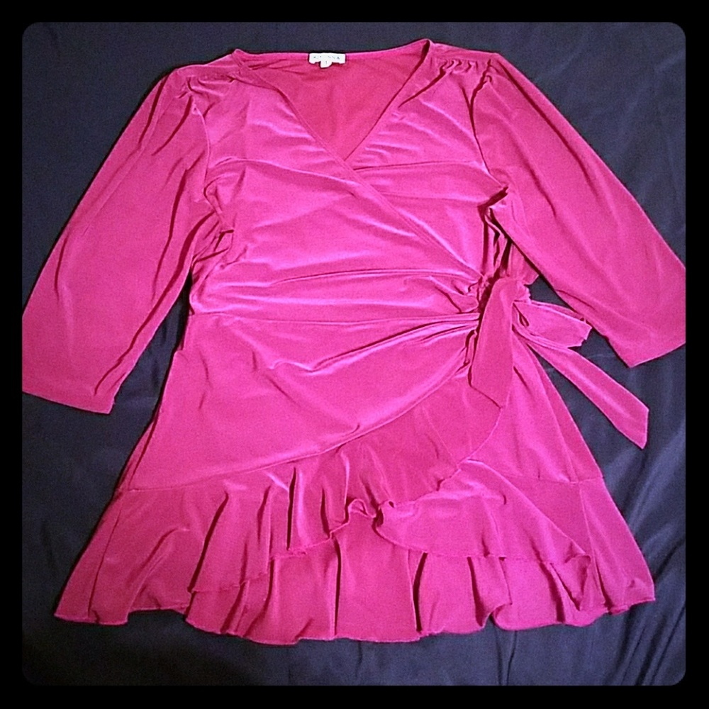 Flounce wrap top, 3/4 sleeves
