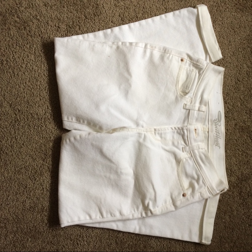 White Capri jeans