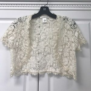 Cream Lace Short Sleeve Bolero Jacket/Sweater
