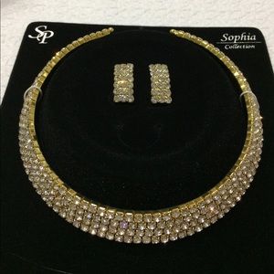 CLOSET CLOSING SALE NWT Rhinestone choker/earrings