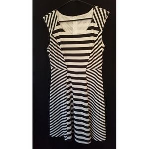 New York & Company Striped Sleeveless Dress