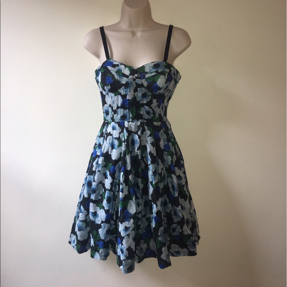 BB Dakota Floral Sweetheart Neck Dress