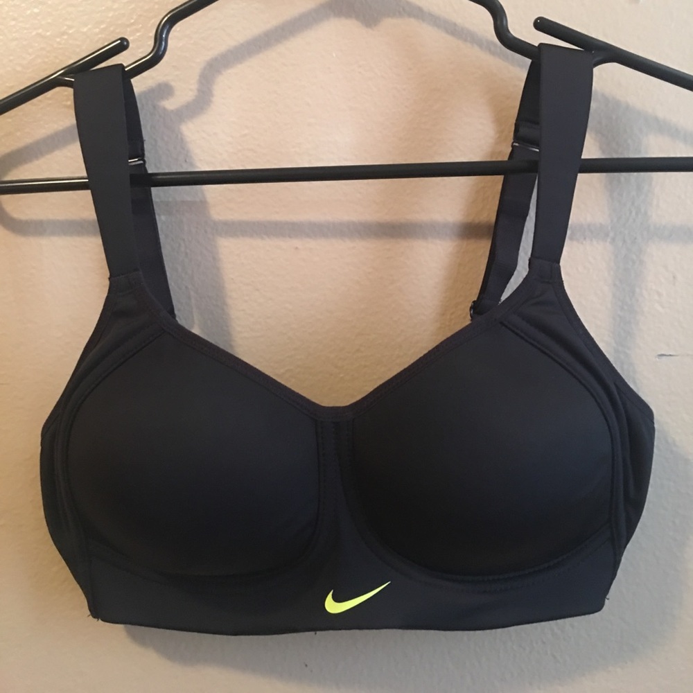 Nike pro sports bra