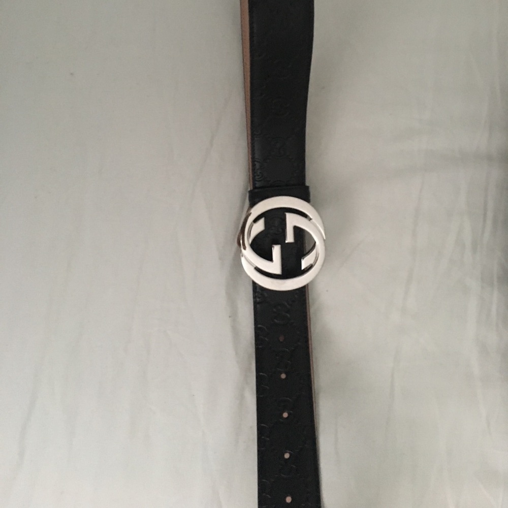 Men's black Gucci belt