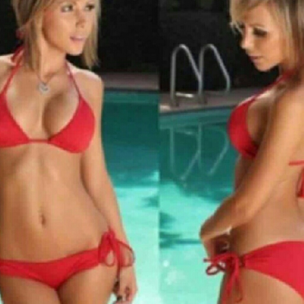 ❤ RED BIKINI ❤