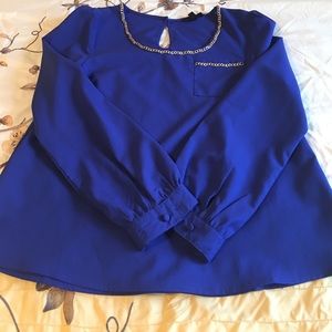 Blouse with chain link accent