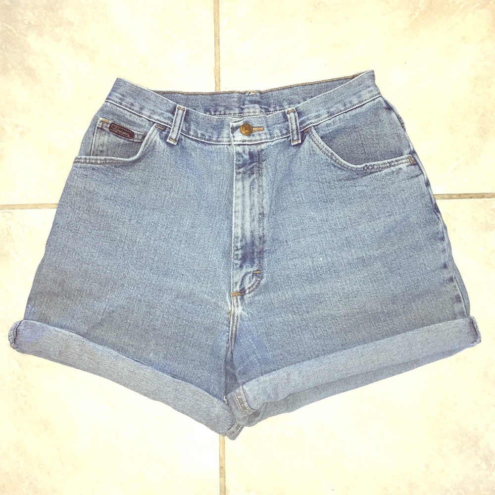 Vintage wrangler high waisted shorts!