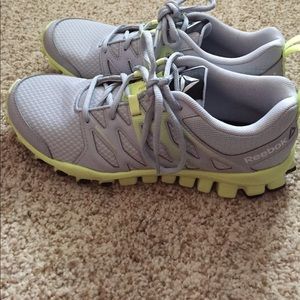 Women's size 7.5 Reebok sneakers