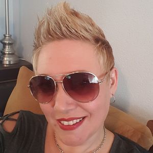 Meet your Posher, Christine