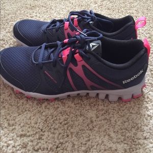 Reebok size 7.5 women's sneakers