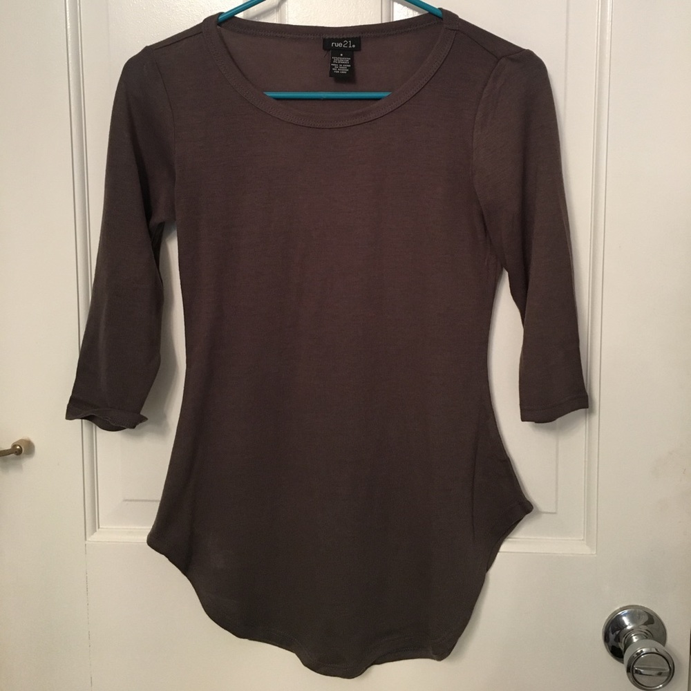 Rounded hem chocolate top