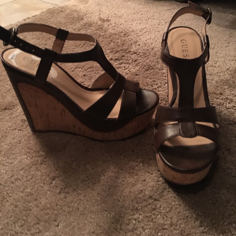 Guess wedges