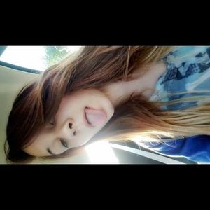 Meet your Posher, Hallìe