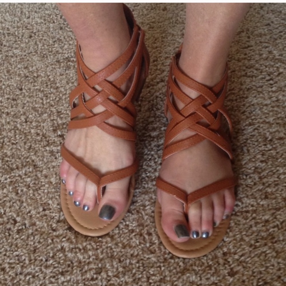 NWT Tan Strappy Zip Back Flat Sandals - Picture 5 of 5