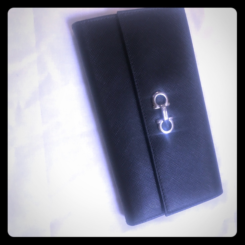 Salvatore Ferragamo Wallet- Nero Pebble Calf