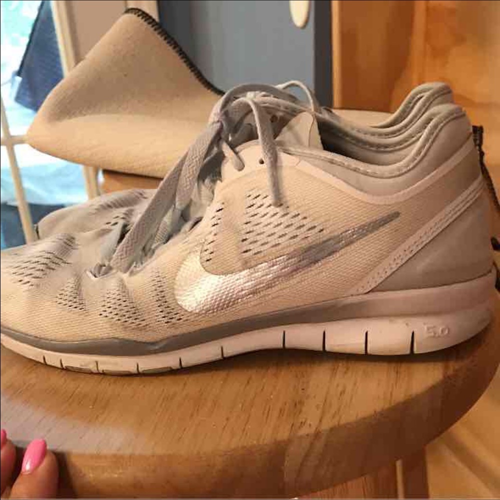White Nike Free TR Fit 5