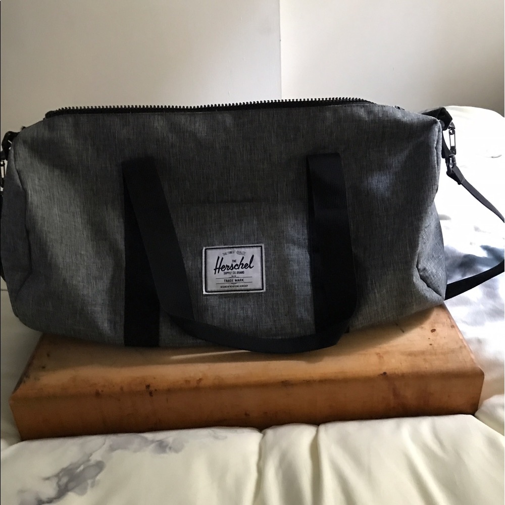Hershel cross body Sutton Duffle