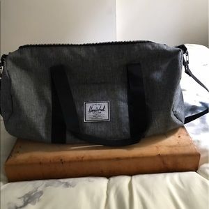 Hershel cross body Sutton Duffle