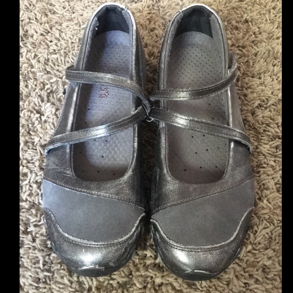 SALE! 💥 SKECHERS FLATS