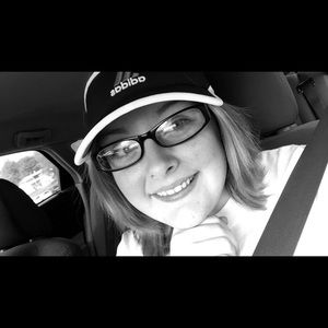 Meet your Posher, Gloria