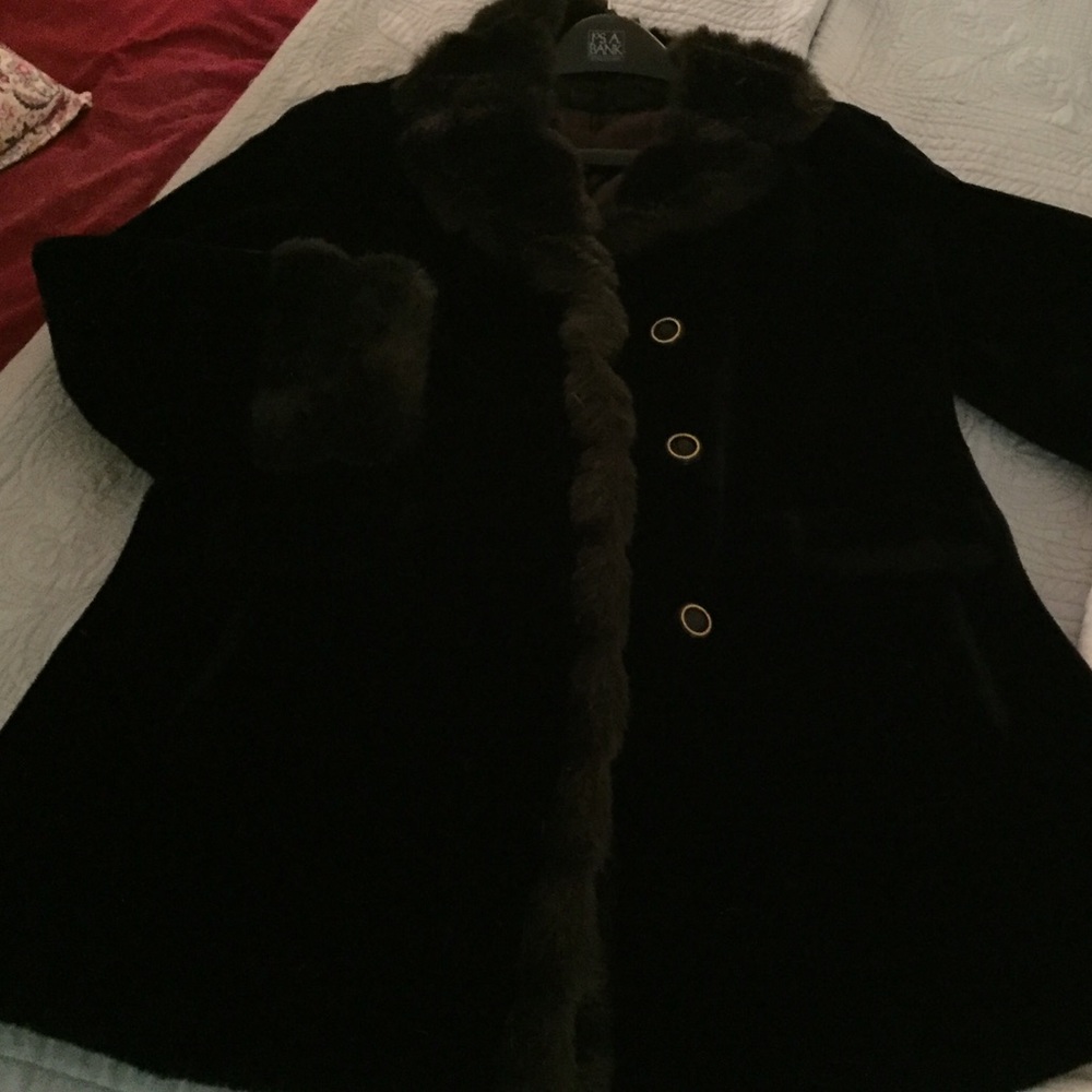 ❄️FUN BLACK FUR COAT❄️