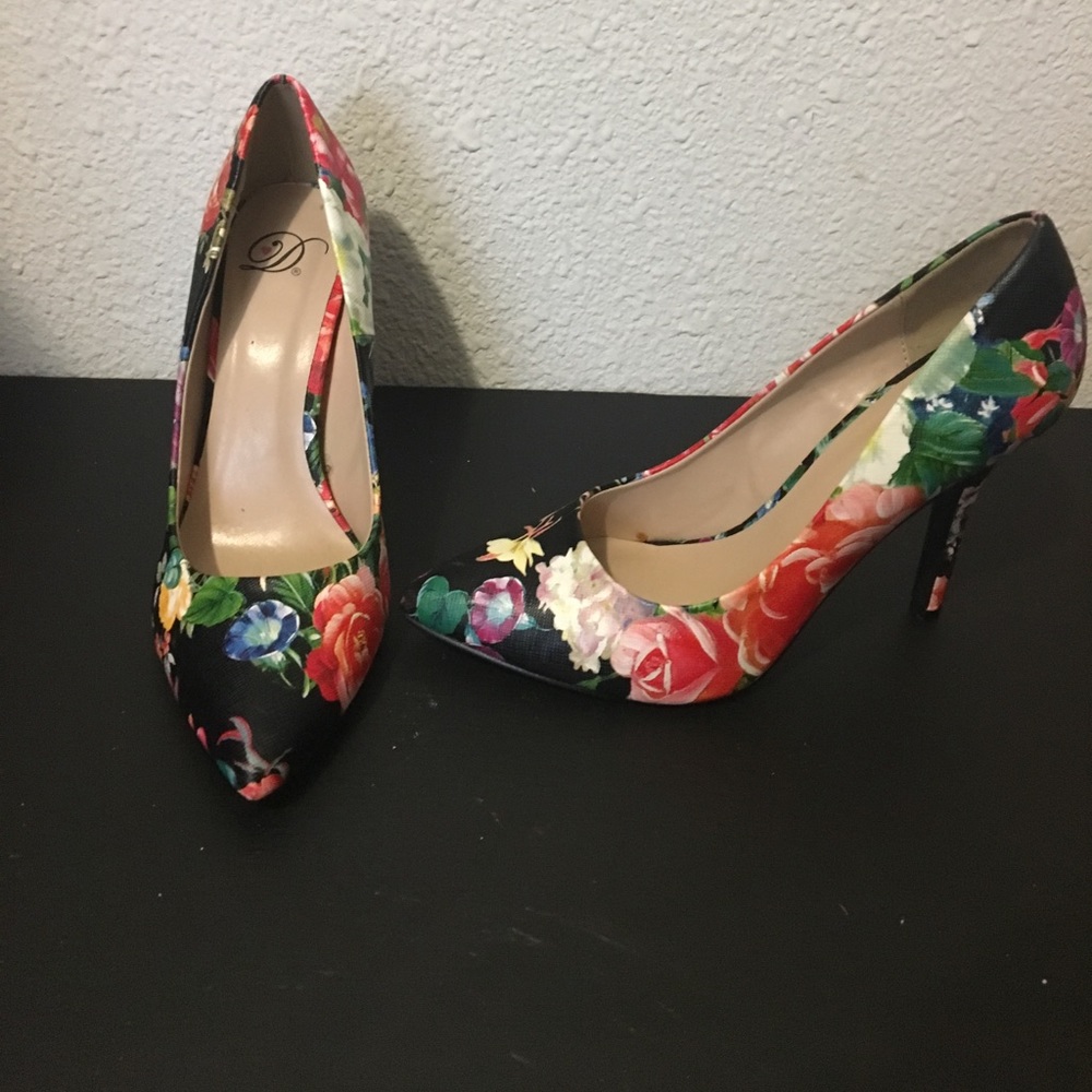 Floral print heels