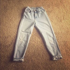 Light wash destroyed Lee jeans - high waisted