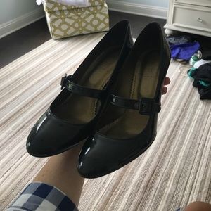 j.crew Mary Janes black patent leather