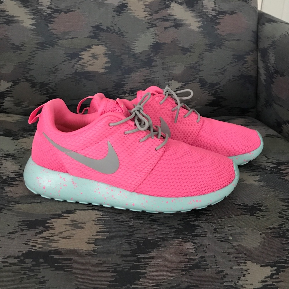 Nike Roshe women's sz 6.5