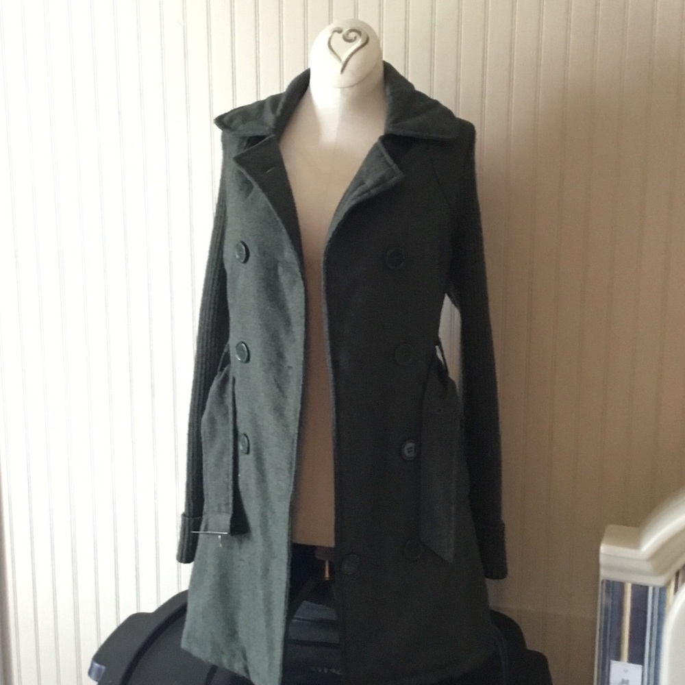 Forest green,warm trench