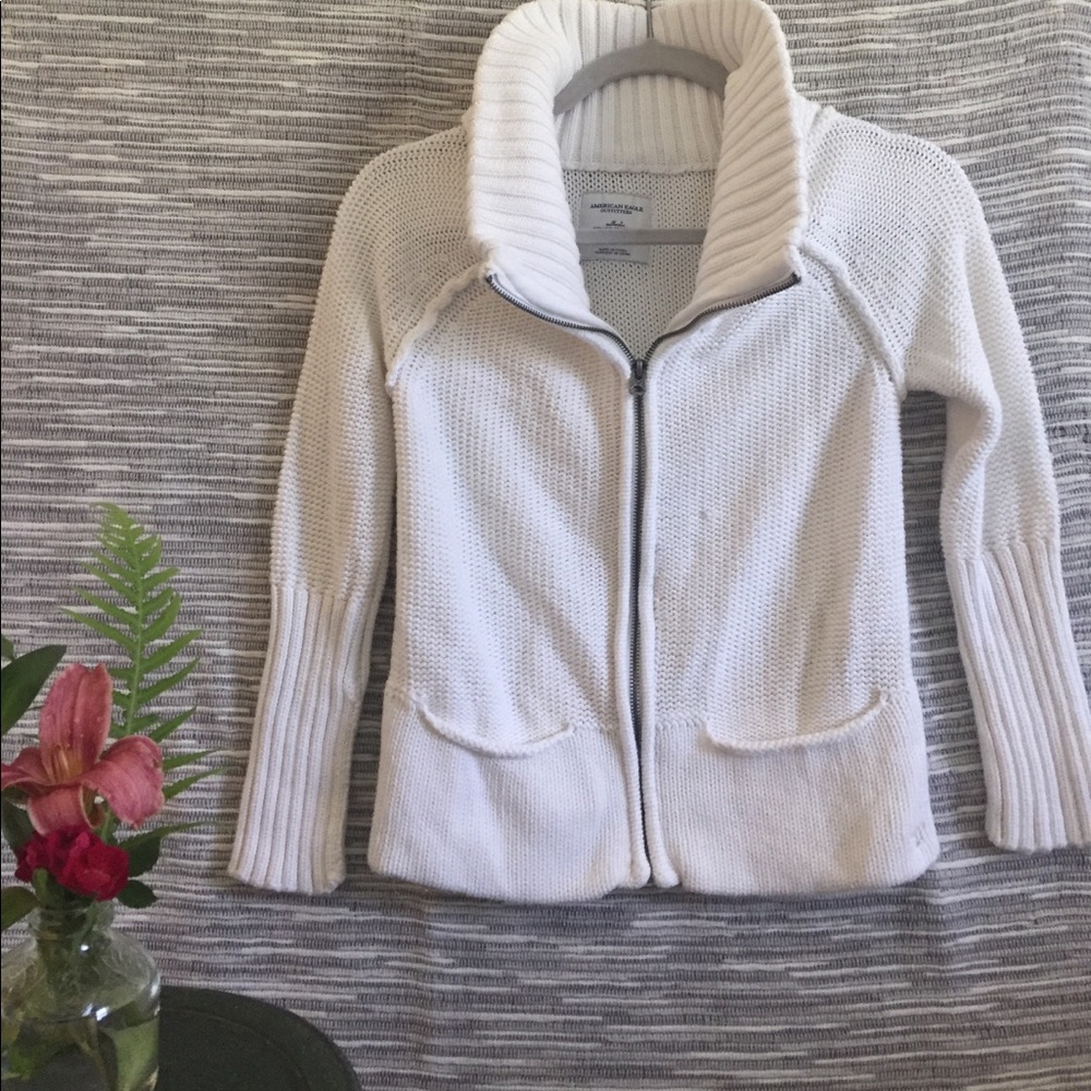 American Eagle zip up sweater
