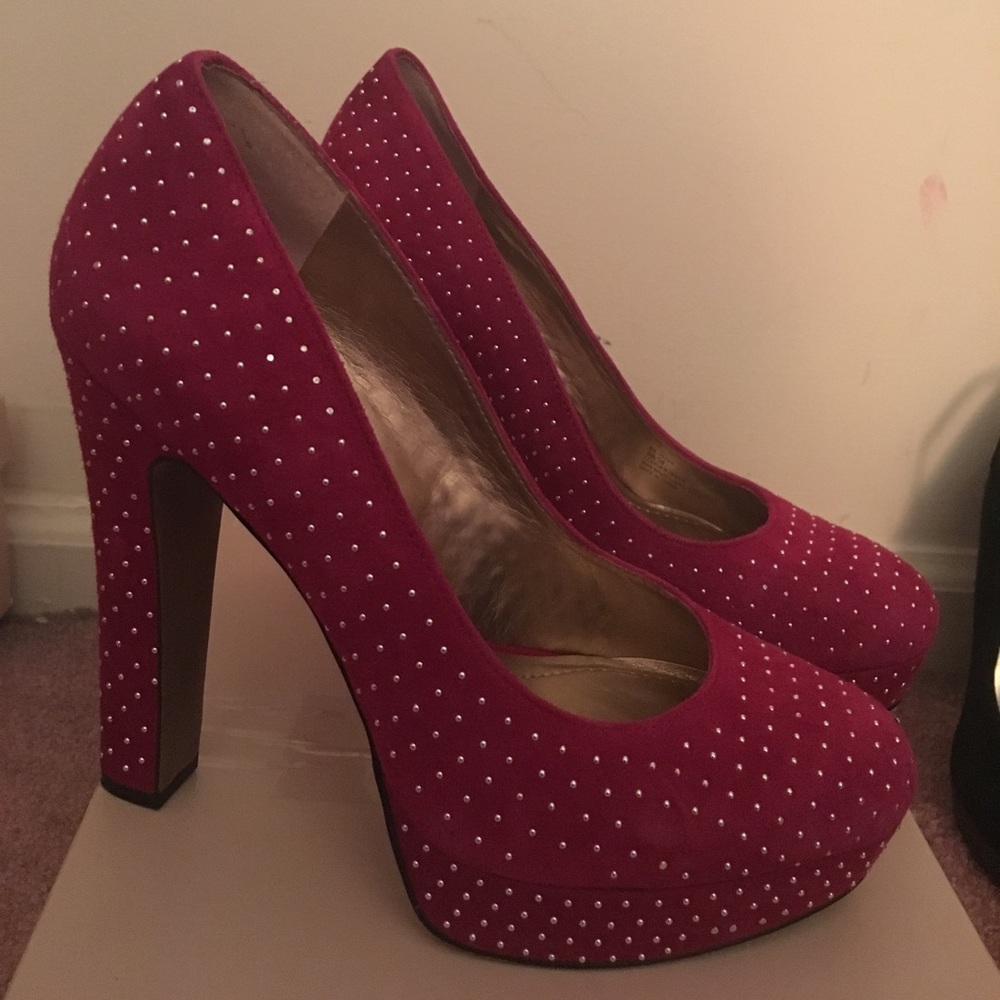 BCBGeneration raspberry suede studded pumps 👠