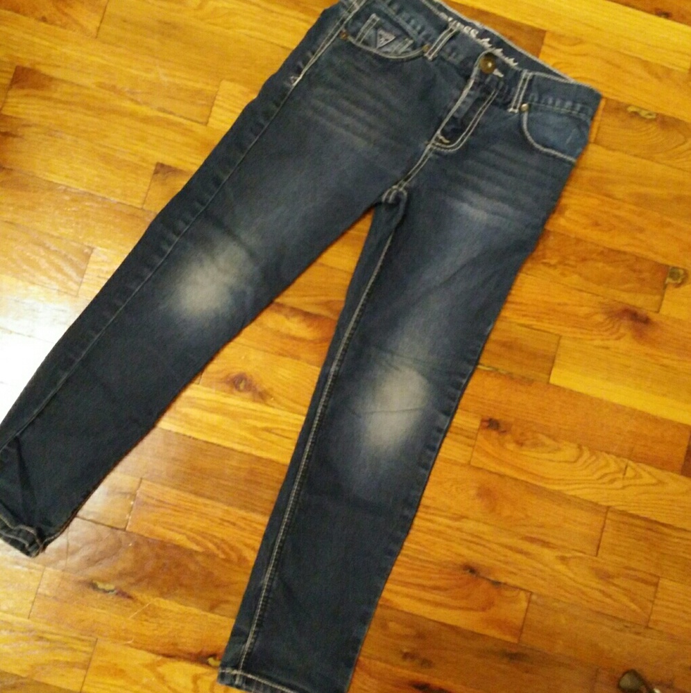🎯 Boy's Guess Jeans