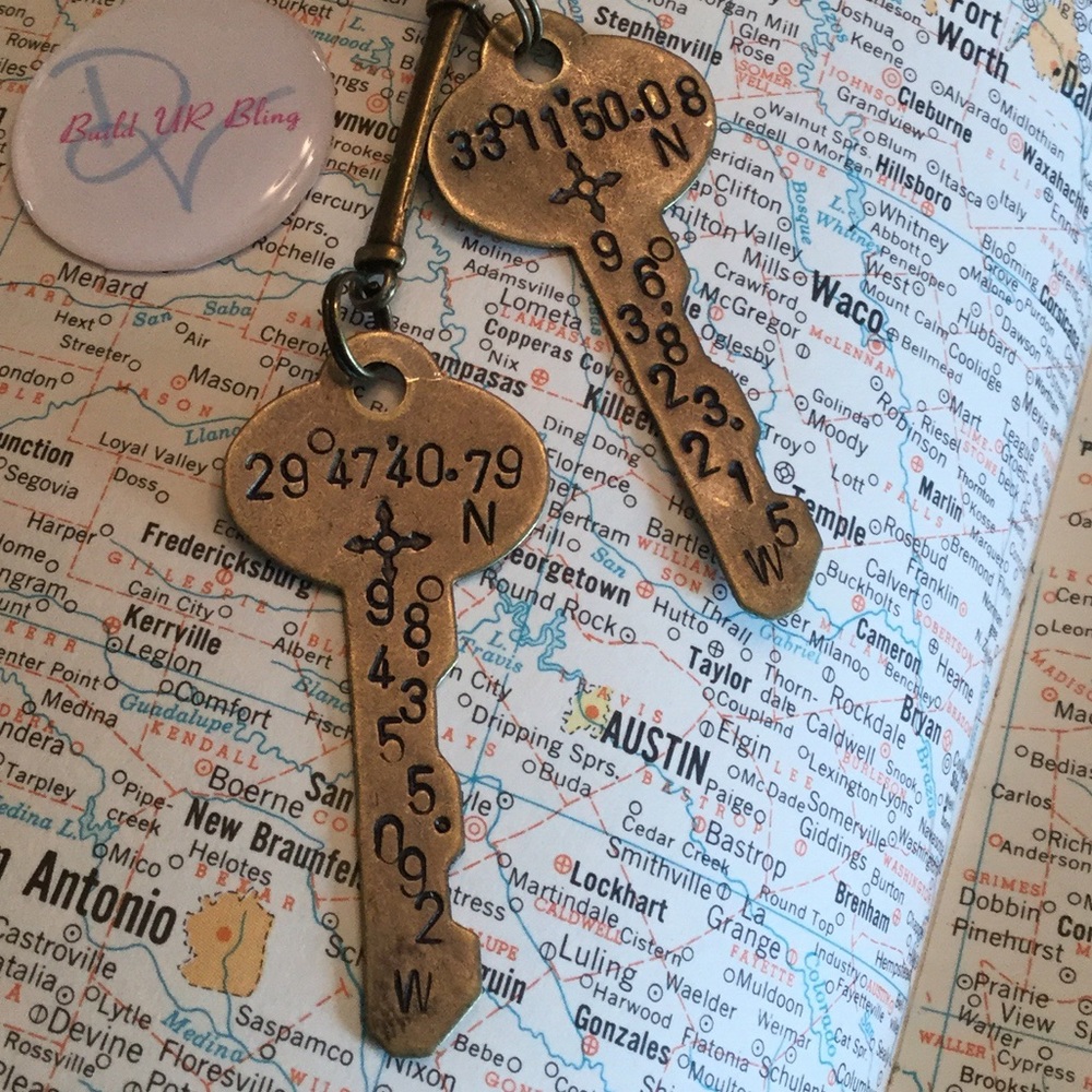 🎉HP🎉🗝Custom Brass Keys with L&L stamped🗝
