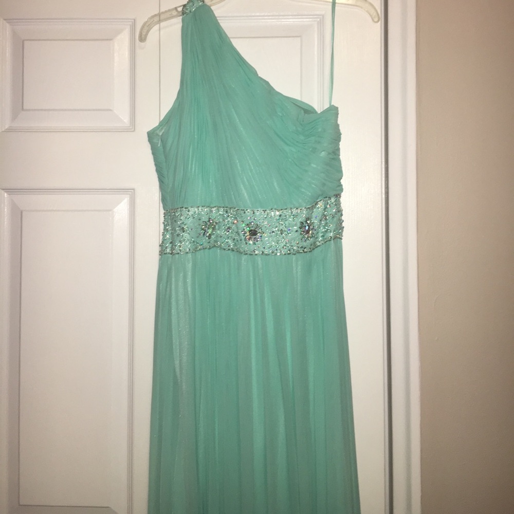 ELEGANT ONE SHOULDER PROM DRESS