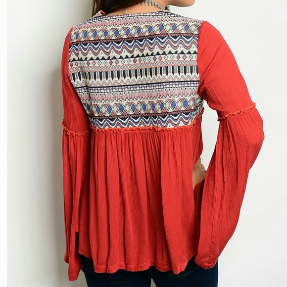 ✨HP✨Embroidered Button Down V-neck Boho Top - Picture 2 of 8