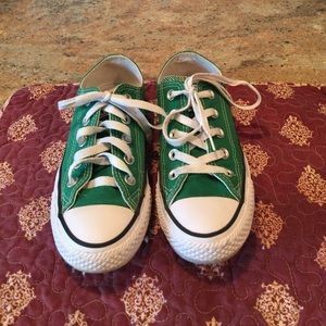 Converse Chuck Taylor's size Men's 3 or Women's 5