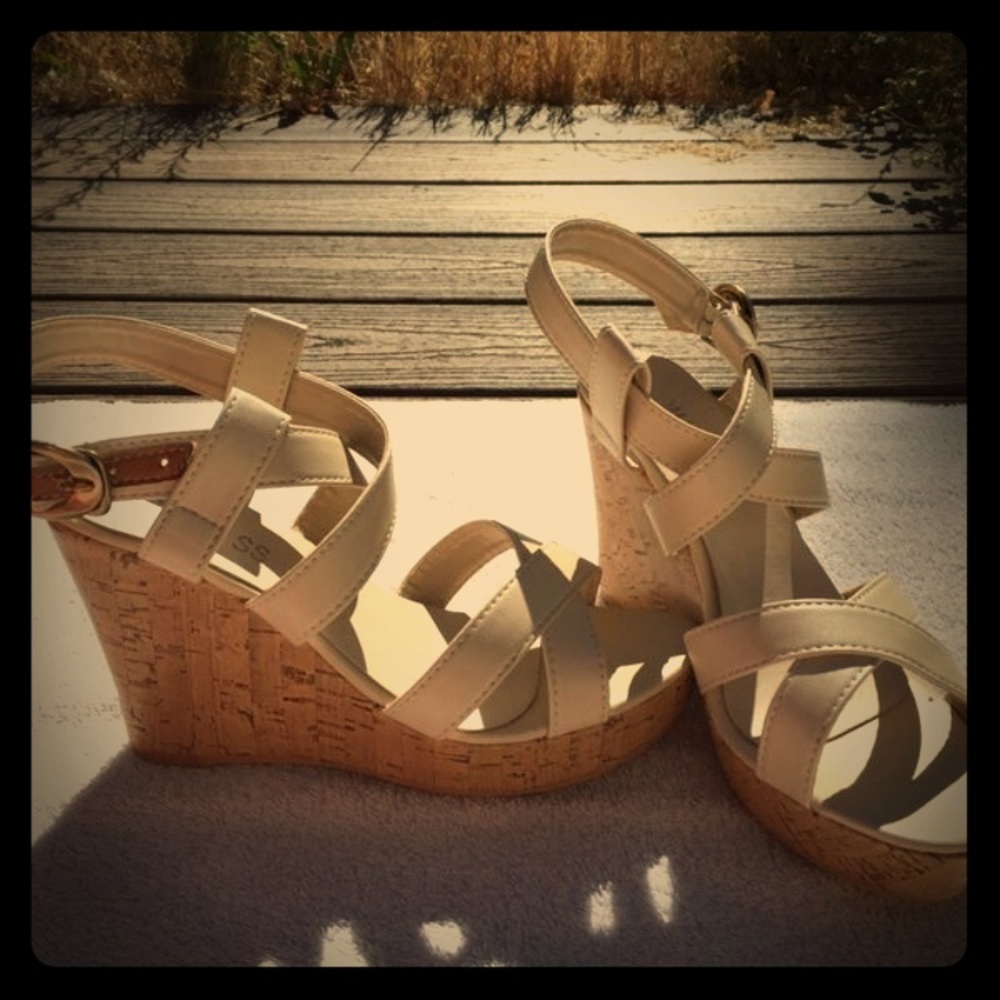 Cream wedges