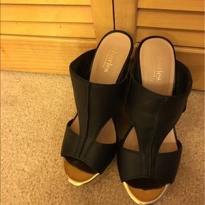 Charles by Charles David wedges