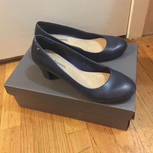 Hush puppies pumps- navy blue