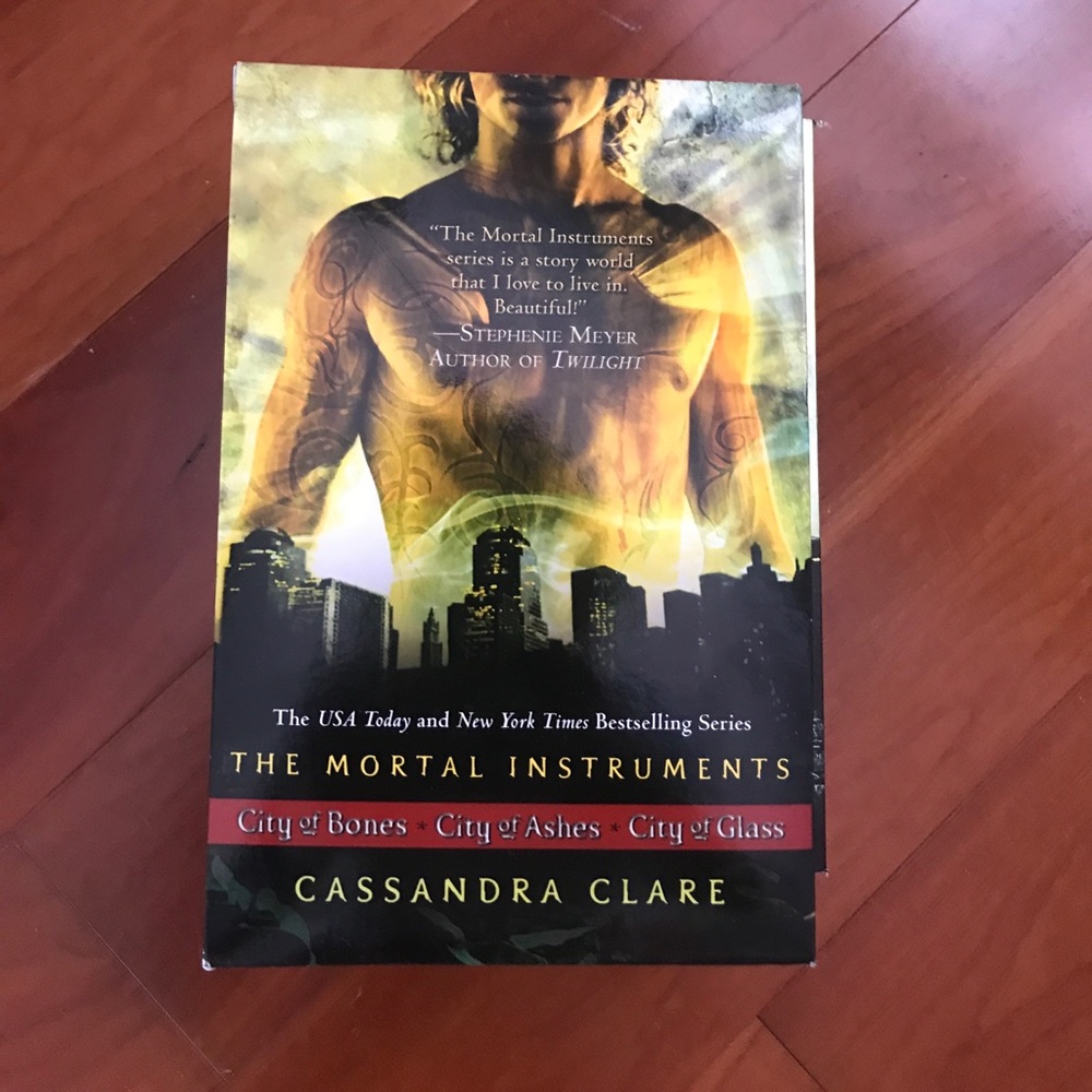 Mortal Instruments Cassandra Clare