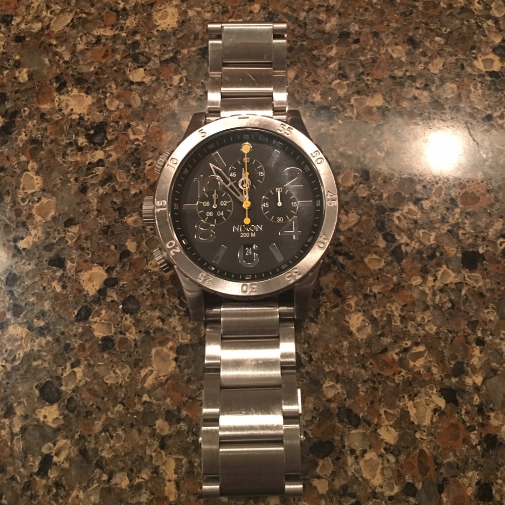 Men's Nixon 48-20 chrono watch