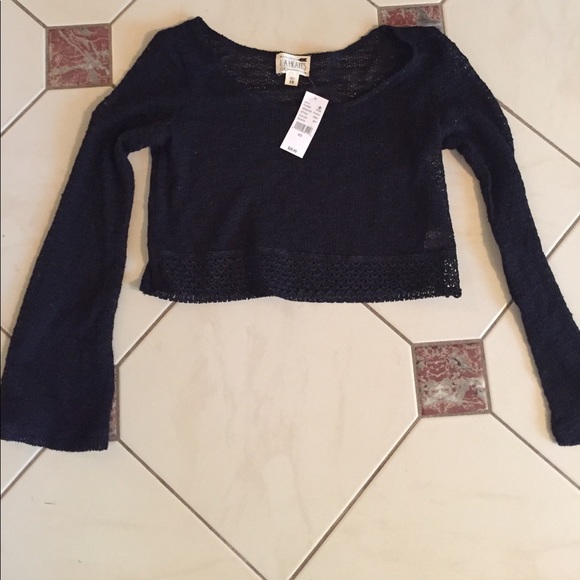 Cropped light sweater (black) - Picture 1 of 1