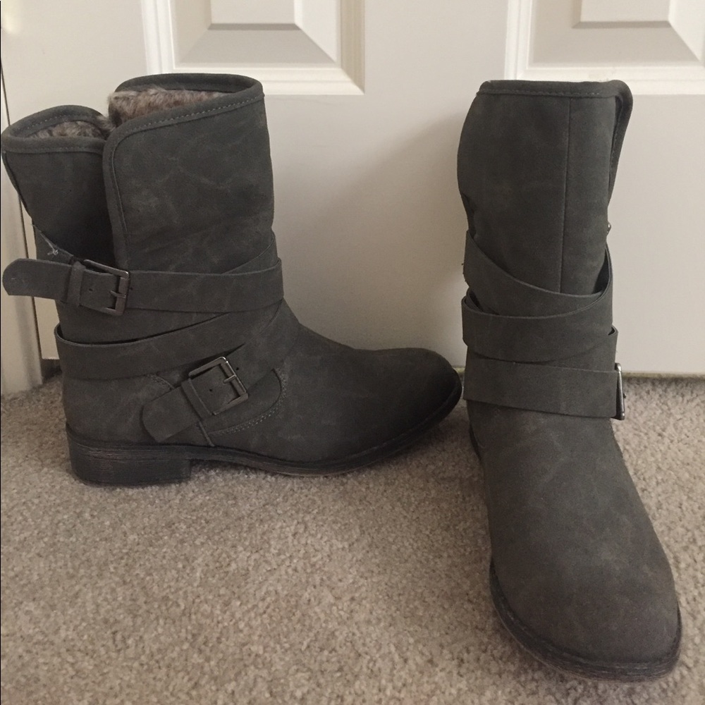 Mid-Calf Casual Bootie Size 9