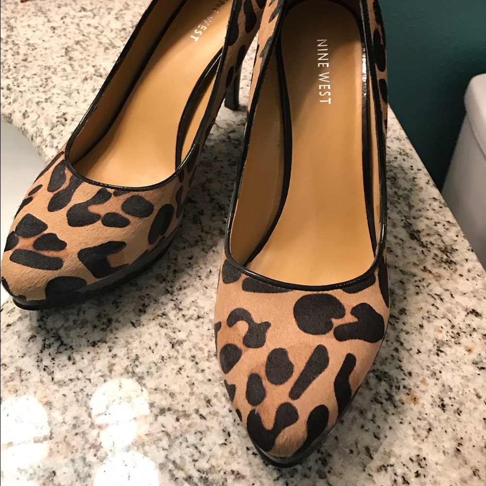 Nine West leopard pumps