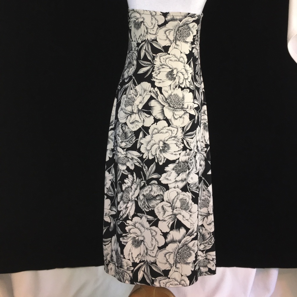 "VINTAGE" LIMITED STRAPLESS DRESS - Picture 3 of 3