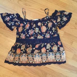 Cute summer shoulder top