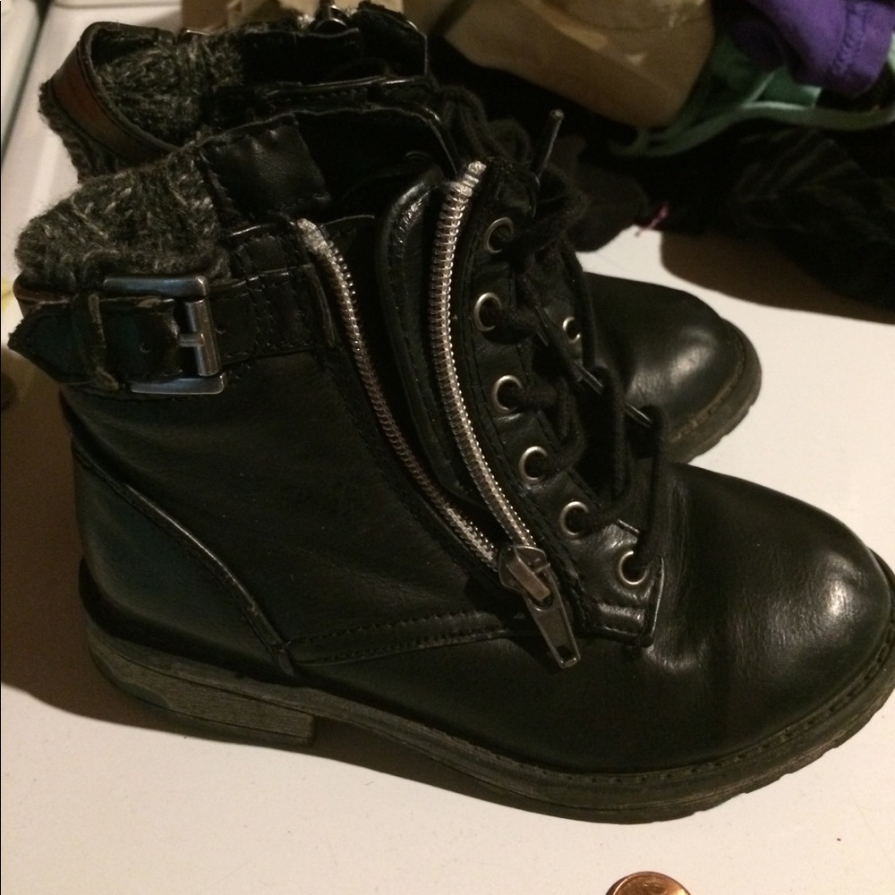 Girls boots