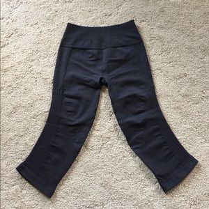 Lululemon crop leggings-never been worn
